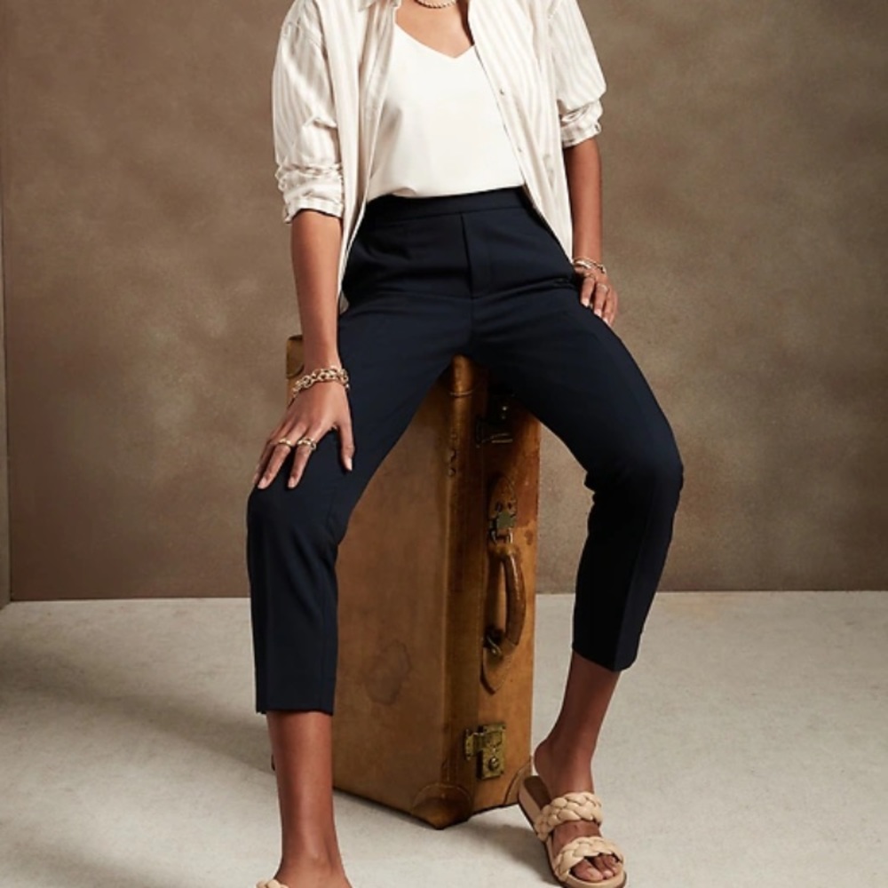 Banana Republic Hayden navy blue pull on pants size 6